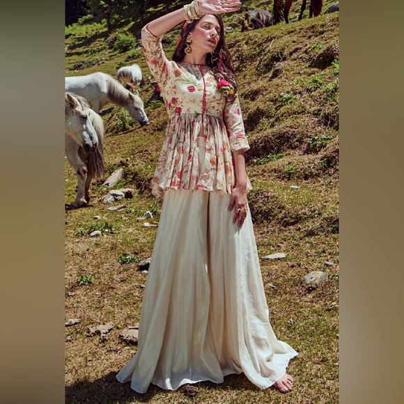 Paulmi & Harsh Off-White Cotton Silk Palazzo Pant Set - Picture 3 of 4